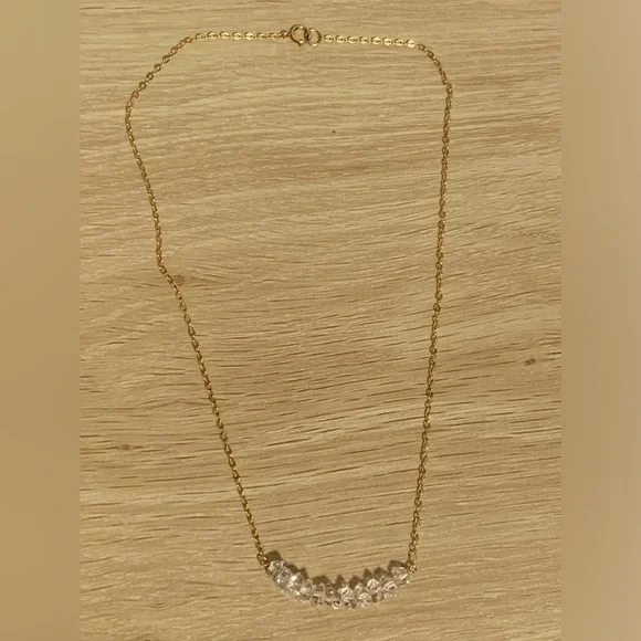 PRELOVED DAINTY NECKLACE - Picture 1 of 3